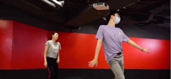 哈利衣服爆料视频播放在线观看,独家揭秘！在线观看不容错过  第3张